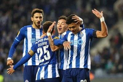 包含今晚葡超传出新动向；山东泰山遗憾出局；管理层表态：管理层满意；轮换策略成焦点的词条